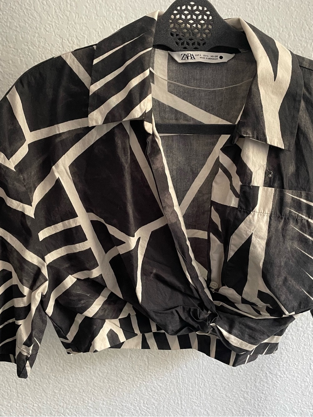 Zara Black & White Abstract Cropped Button-Down Shirt